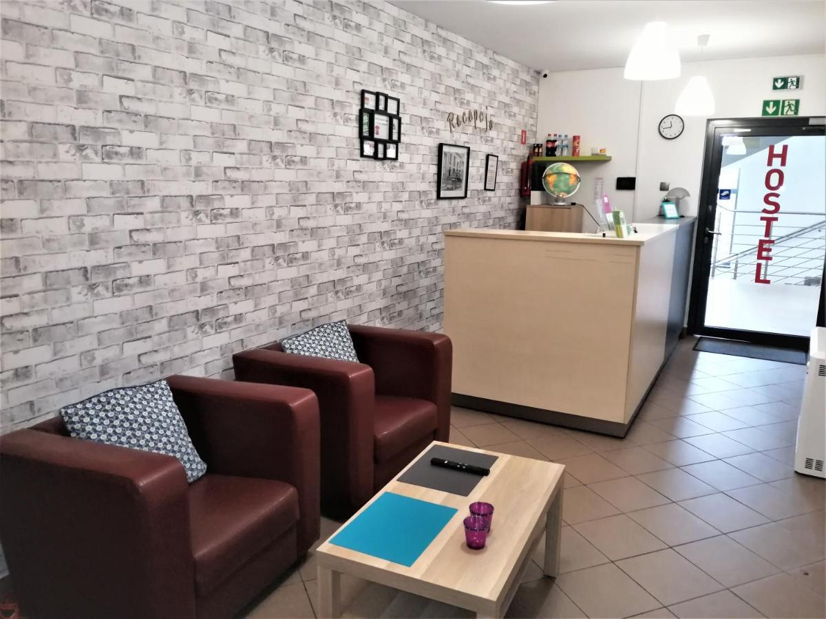 Hostel Gliwice Centrum Parking Eksteriør bilde