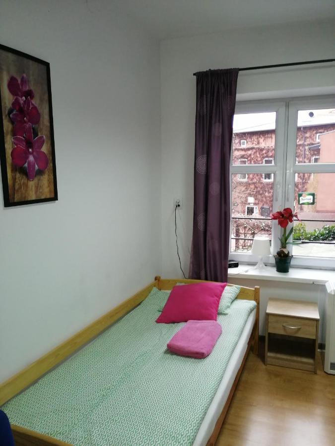Hostel Gliwice Centrum Parking Eksteriør bilde