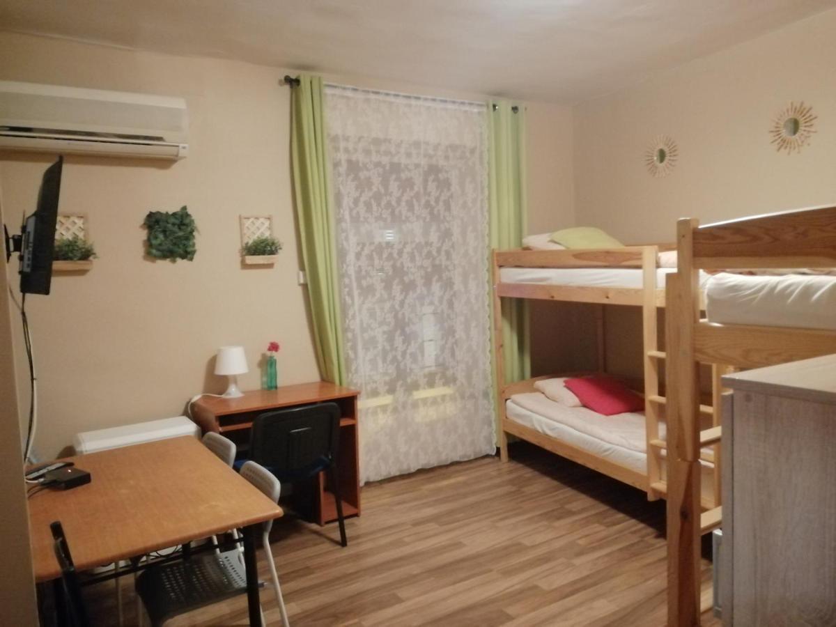 Hostel Gliwice Centrum Parking Eksteriør bilde