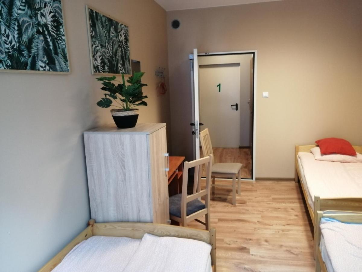 Hostel Gliwice Centrum Parking Eksteriør bilde
