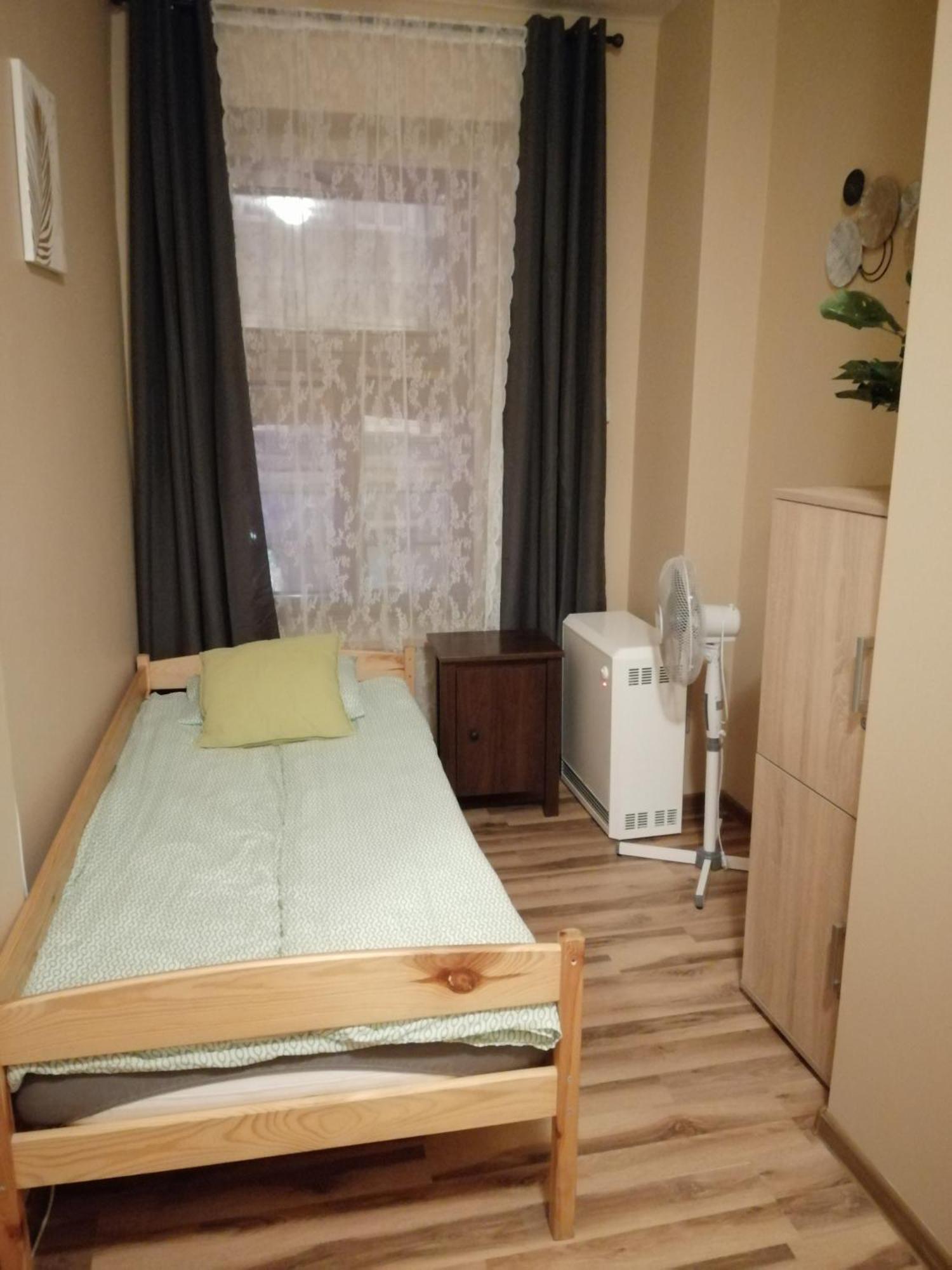 Hostel Gliwice Centrum Parking Rom bilde
