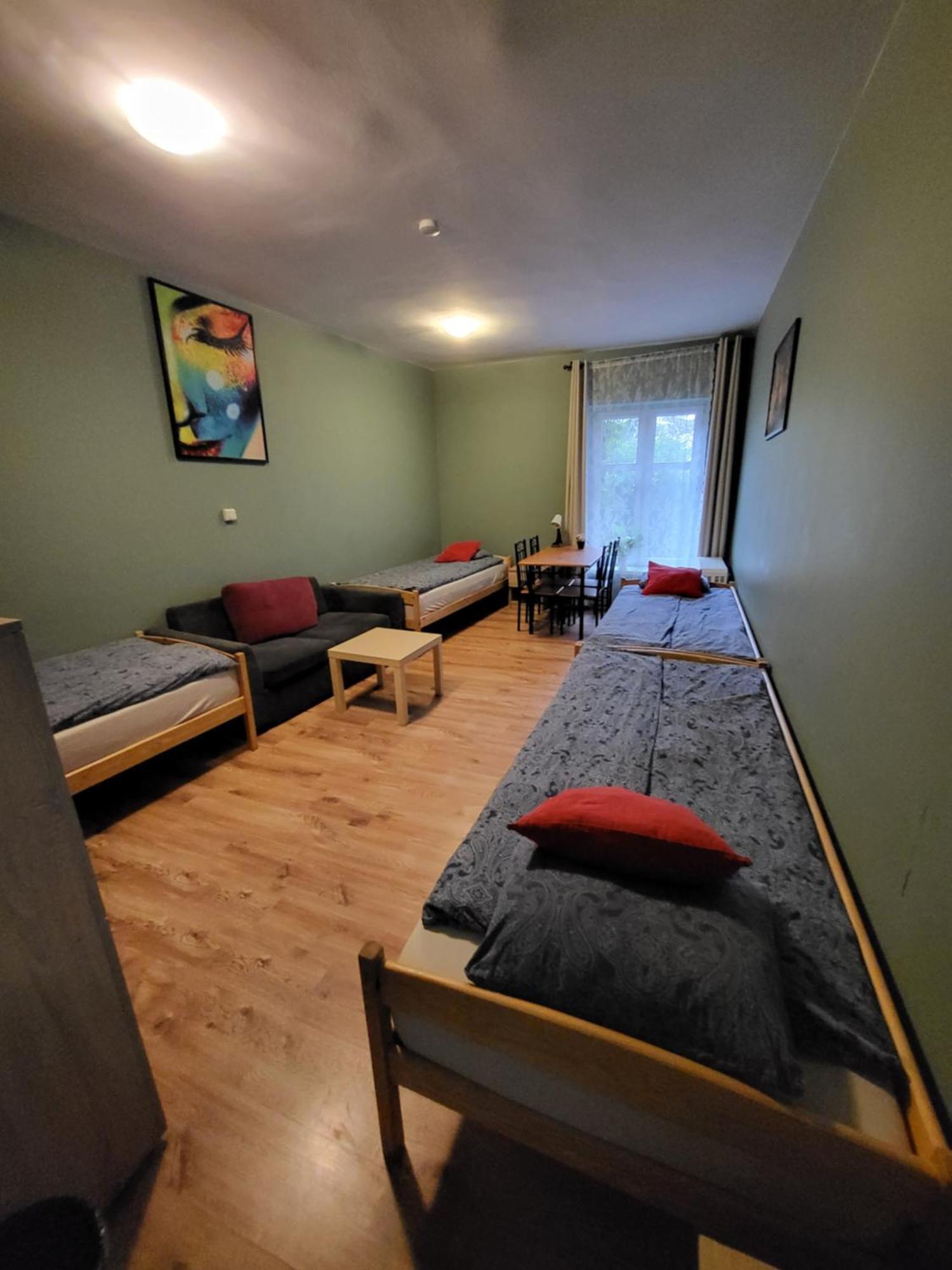 Hostel Gliwice Centrum Parking Eksteriør bilde
