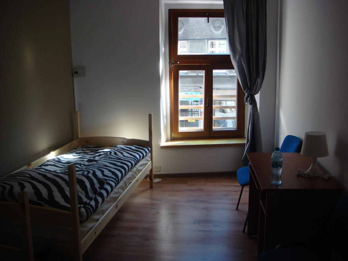 Hostel Gliwice Centrum Parking Eksteriør bilde