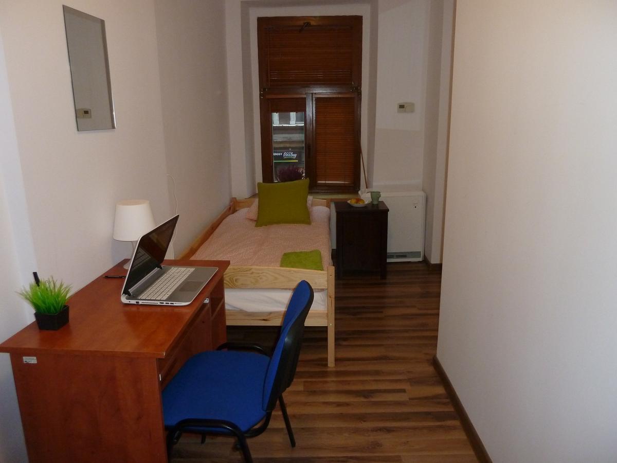Hostel Gliwice Centrum Parking Eksteriør bilde