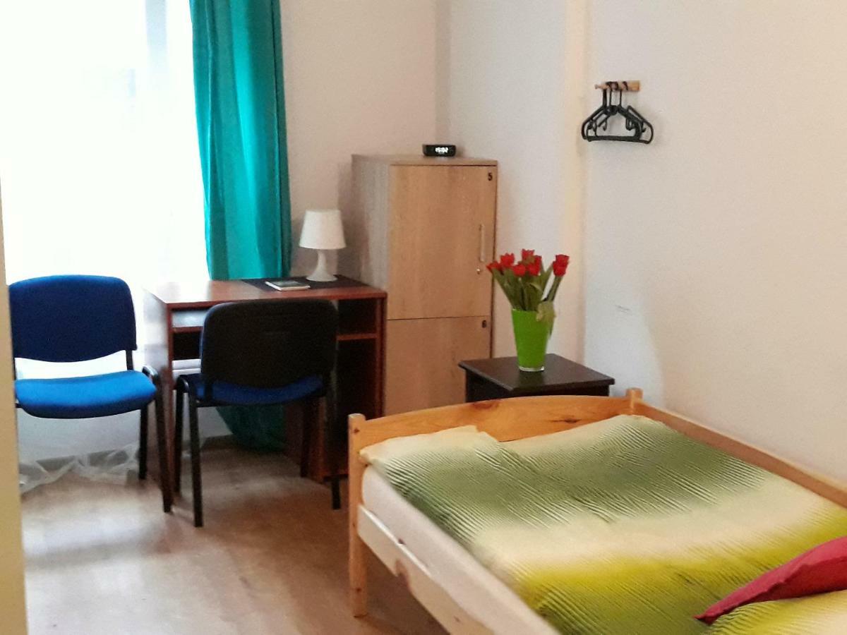 Hostel Gliwice Centrum Parking Eksteriør bilde