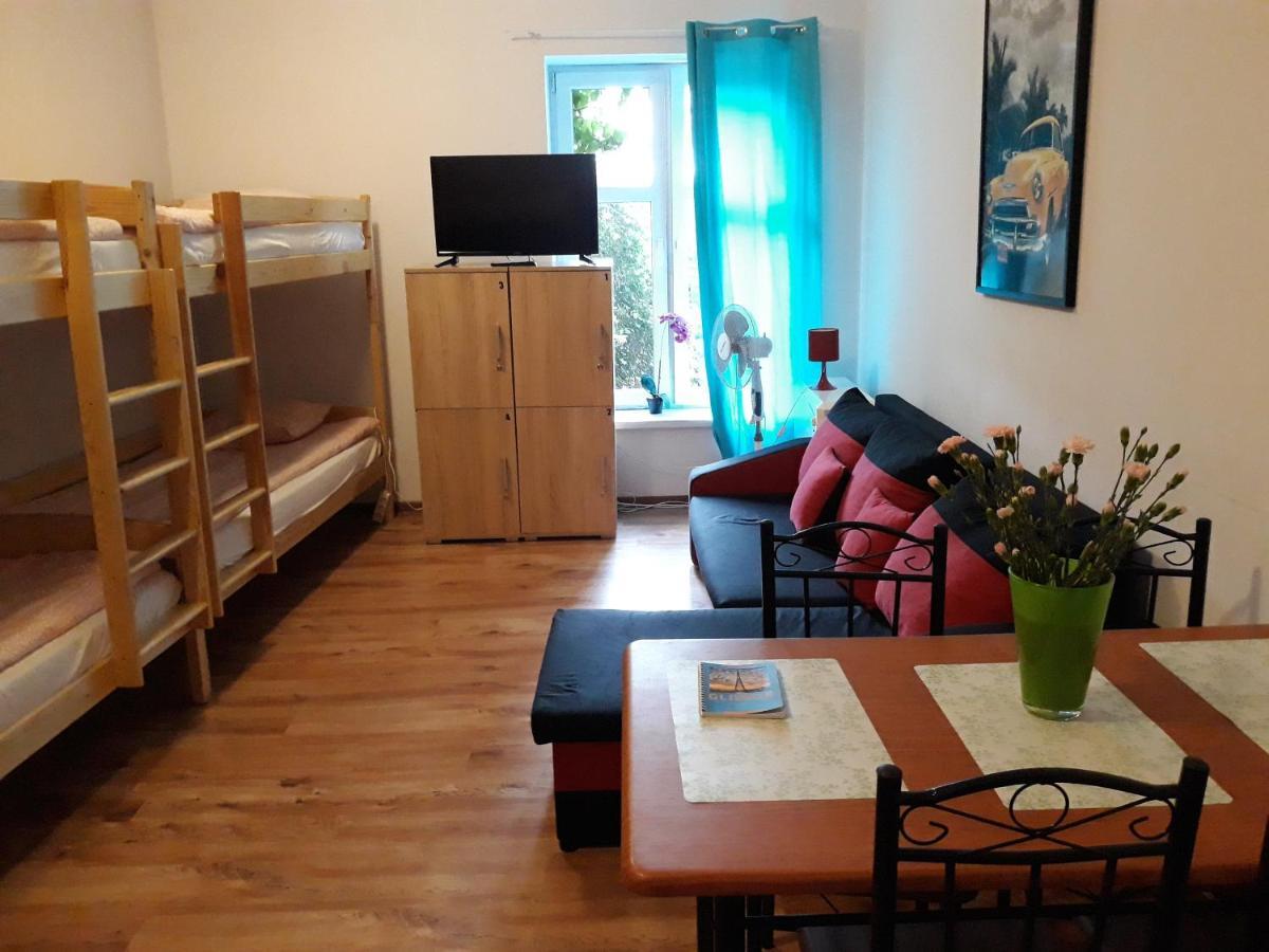 Hostel Gliwice Centrum Parking Eksteriør bilde